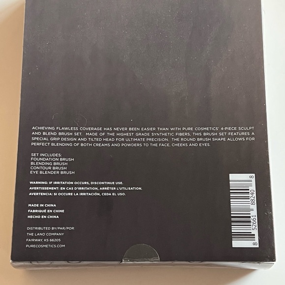 Pure Cosmetics 4 Piece Sculpt and Blend Brush Set - New in box! - Picture 3 of 3